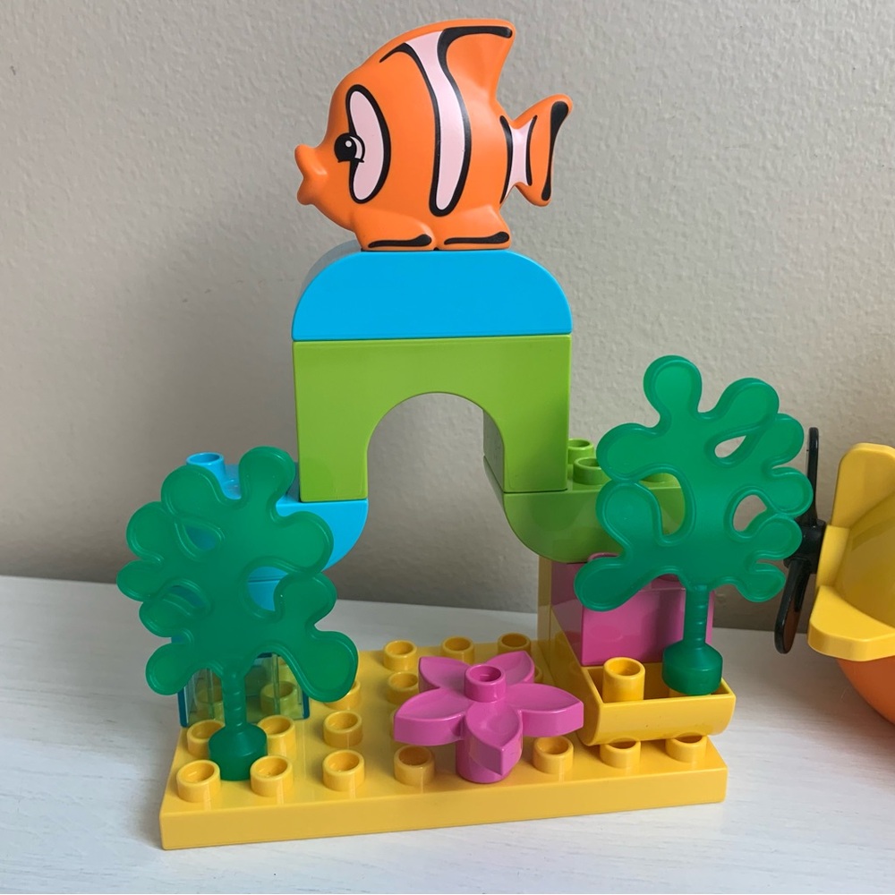 Lego DUPLO Submarine Adventure Set 10910 - Picture 6 of 9
